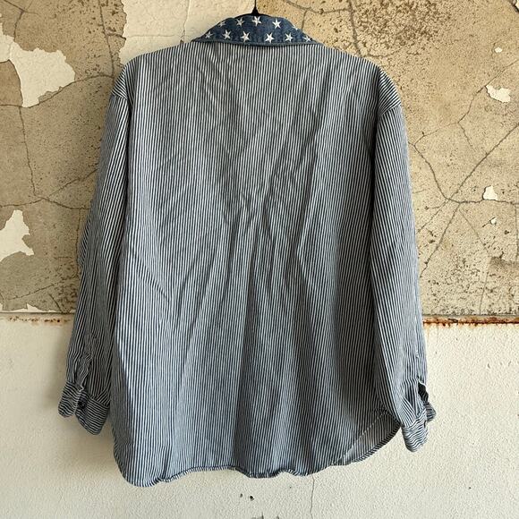 Vintage Button Down Shirt Womens S Chambray Striped Embroidered Stars Western - Picture 6 of 6